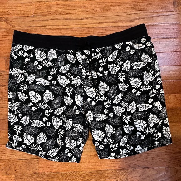 Mossimo Men’s Leaf Print Terry Shorts, XL - Picture 1 of 5
